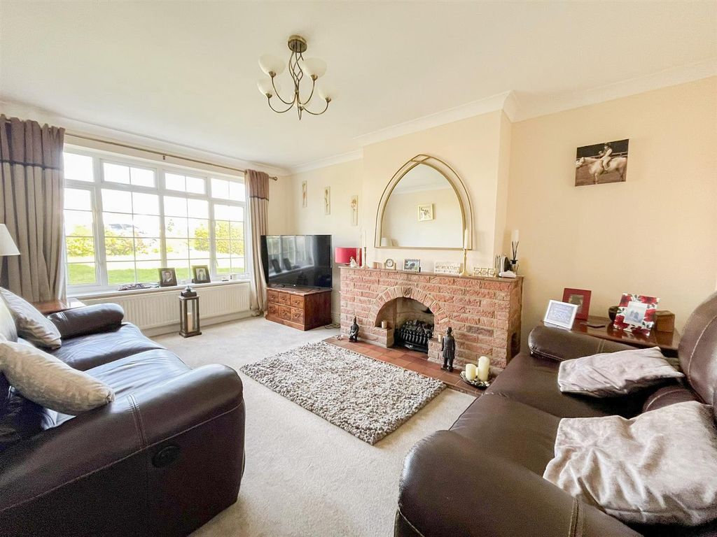 Property photo 2 of 25 8-3664E16c-1119-457E-Acee-35De333Bde29.Jpg