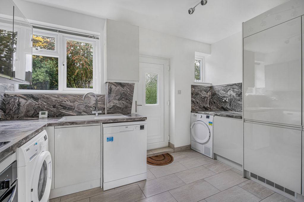 Property photo 3 of 13 Kitchen