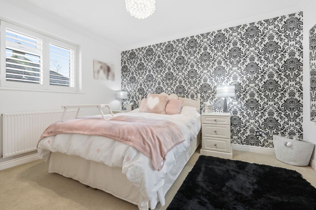 Property photo 3 of 34 4750372