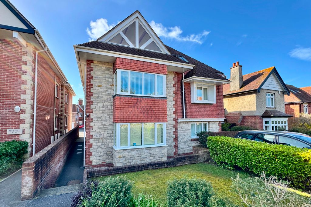 Property photo 1 of 11 Mayfield Court