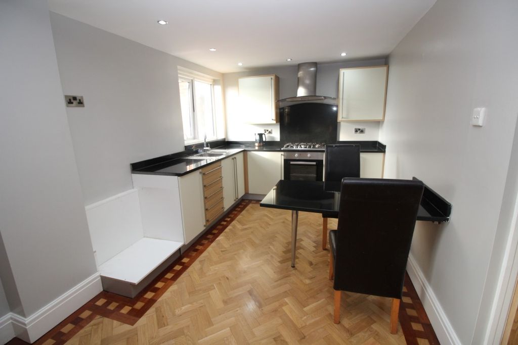 Property photo 2 of 12 Kitchen