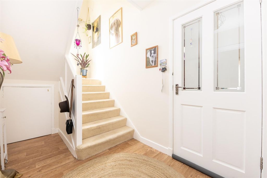 Property photo 2 of 19 Entrance Hallway.Jpg