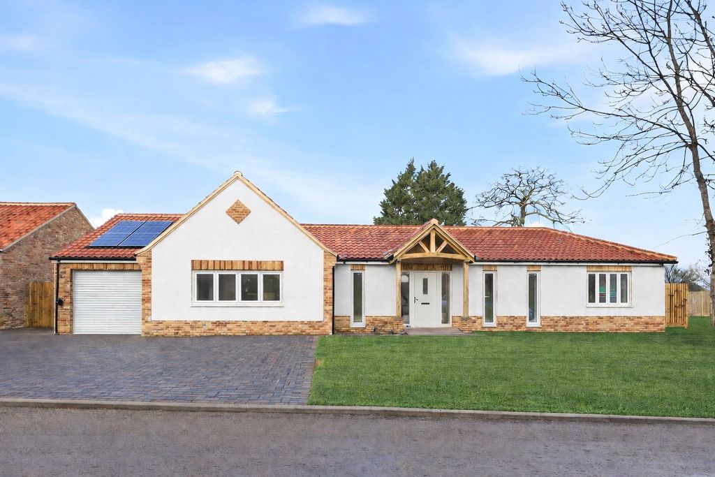 Property photo 1 of 28 Picture No. 32