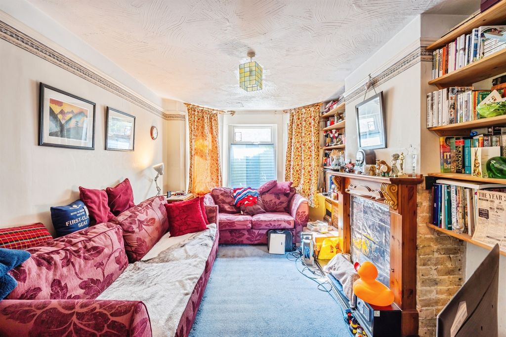 Property photo 2 of 16