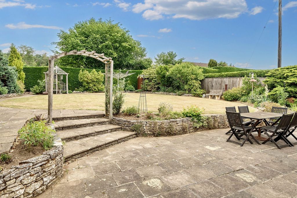 Property photo 2 of 22