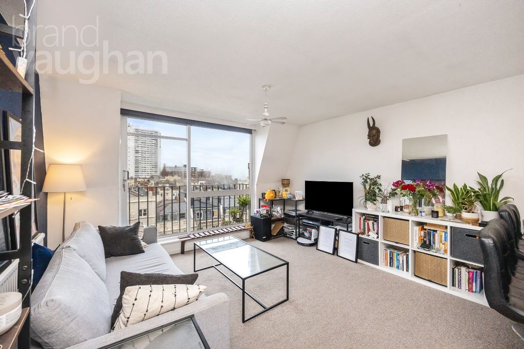 Property photo 2 of 17 Picture No. 08