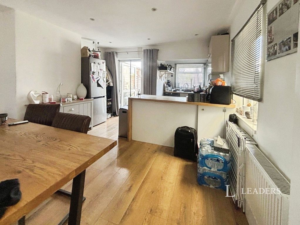 Property photo 3 of 10 Pbox-Img.Jpg