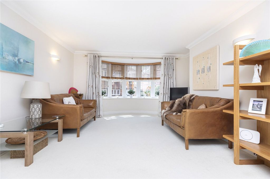 Property photo 2 of 9 3