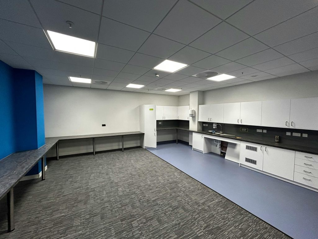 Property photo 2 of 6 Img_2895.Jpg