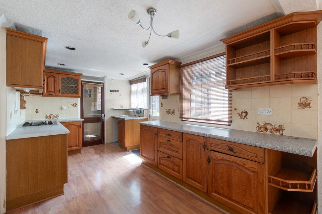 Property photo 3 of 25 4146513