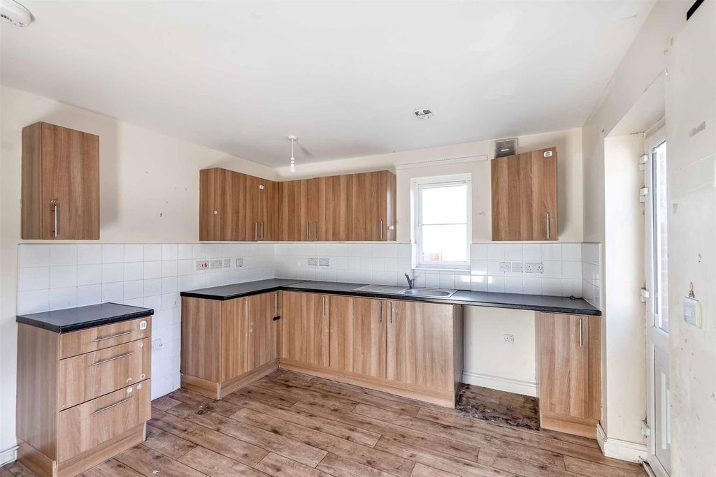 Property photo 2 of 15 Kitchen