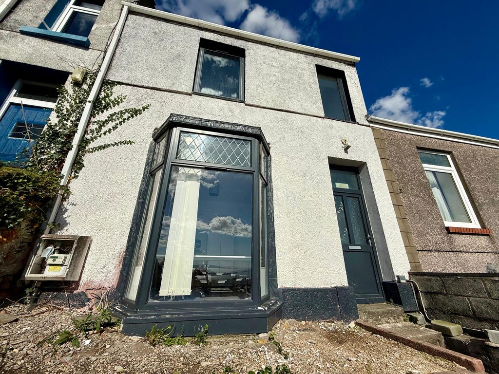 Property photo 1 of 4