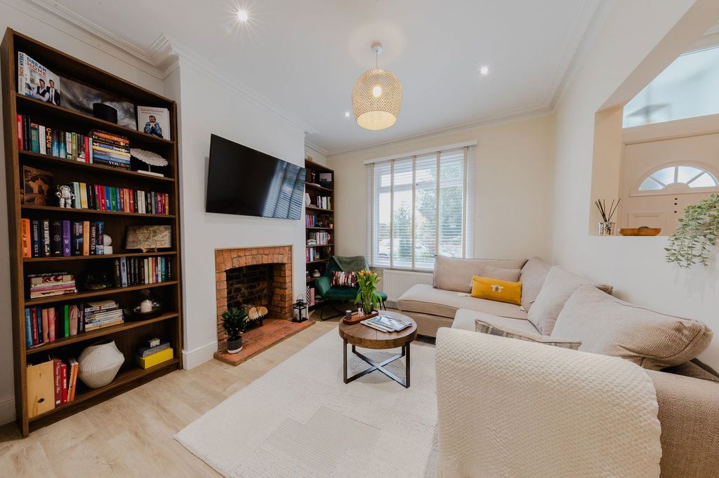 Property photo 2 of 23