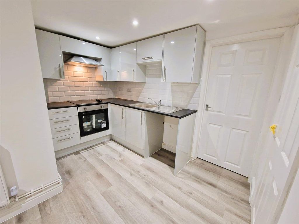 Property photo 1 of 15 Kitchen (Basement)