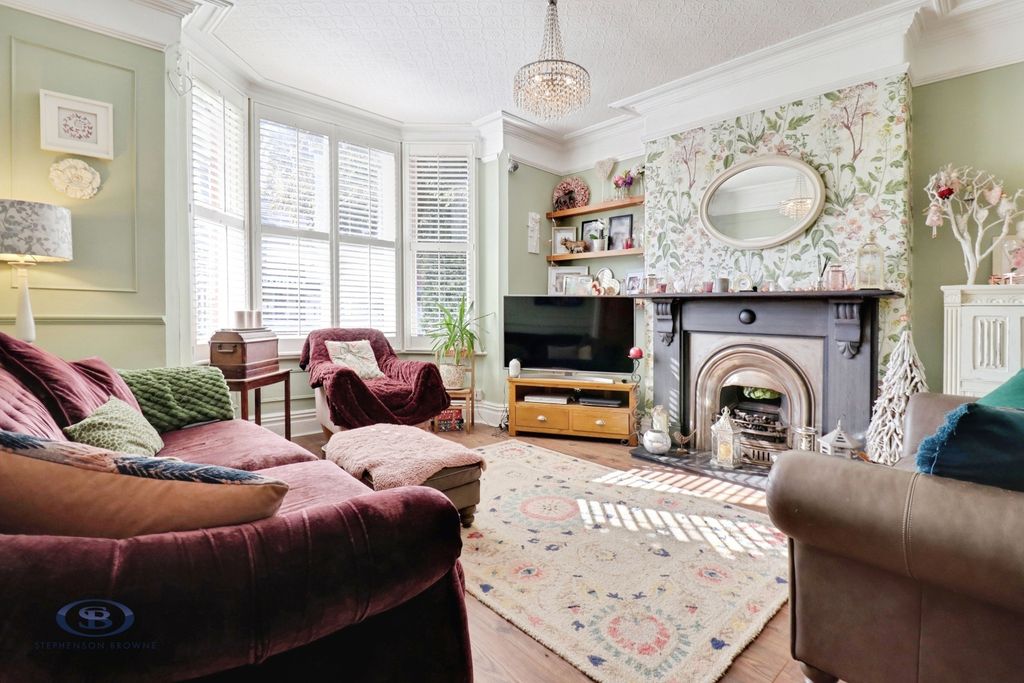 Property photo 3 of 25 Pbox-Img.Jpg