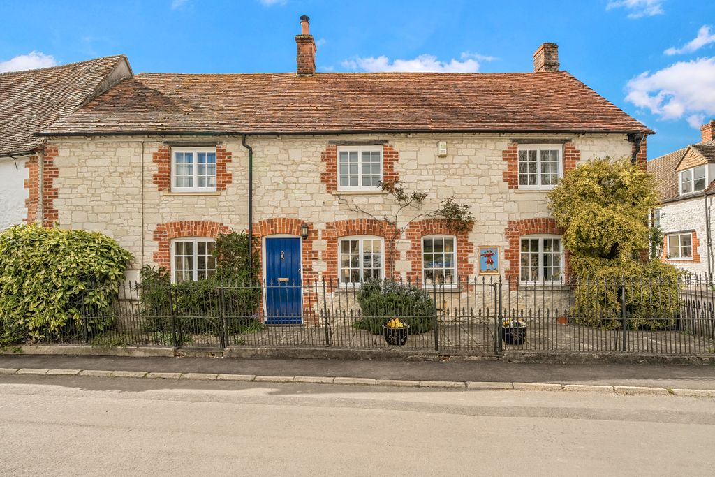 Property photo 2 of 22 14379571869Ca9A403Ca5d