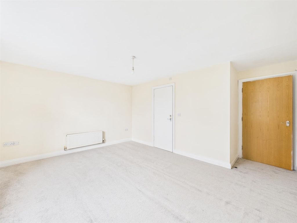 Property photo 3 of 20 Cam03844G0-Pr0374-Still006.Jpg