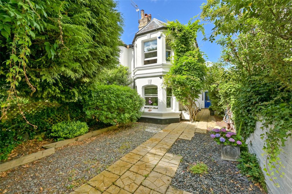 Property photo 1 of 14 Front