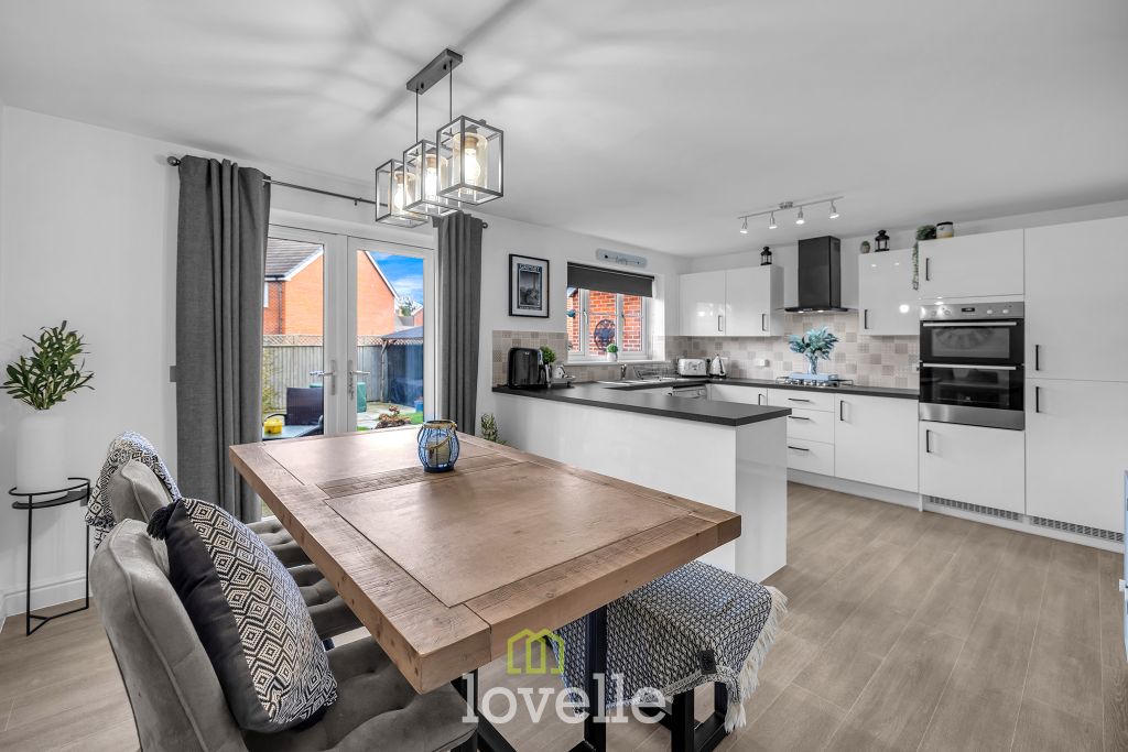 Property photo 3 of 27