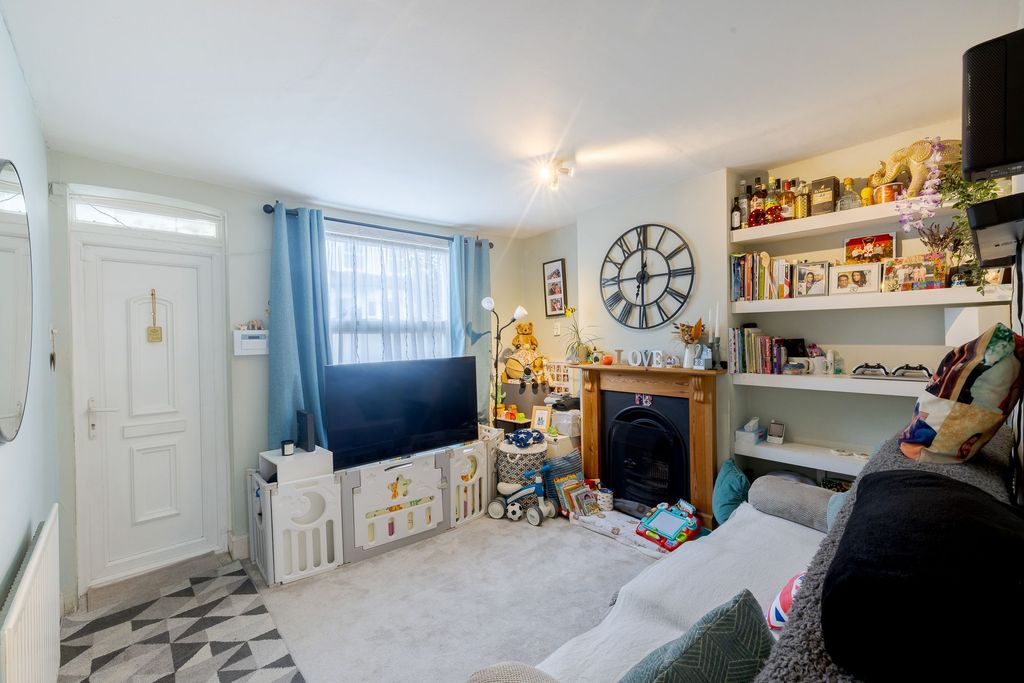 Property photo 2 of 10