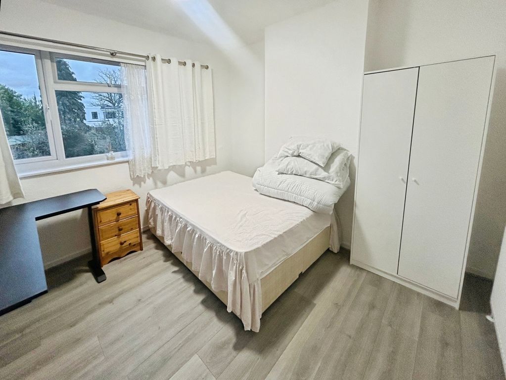 Property photo 2 of 3 Bedroom