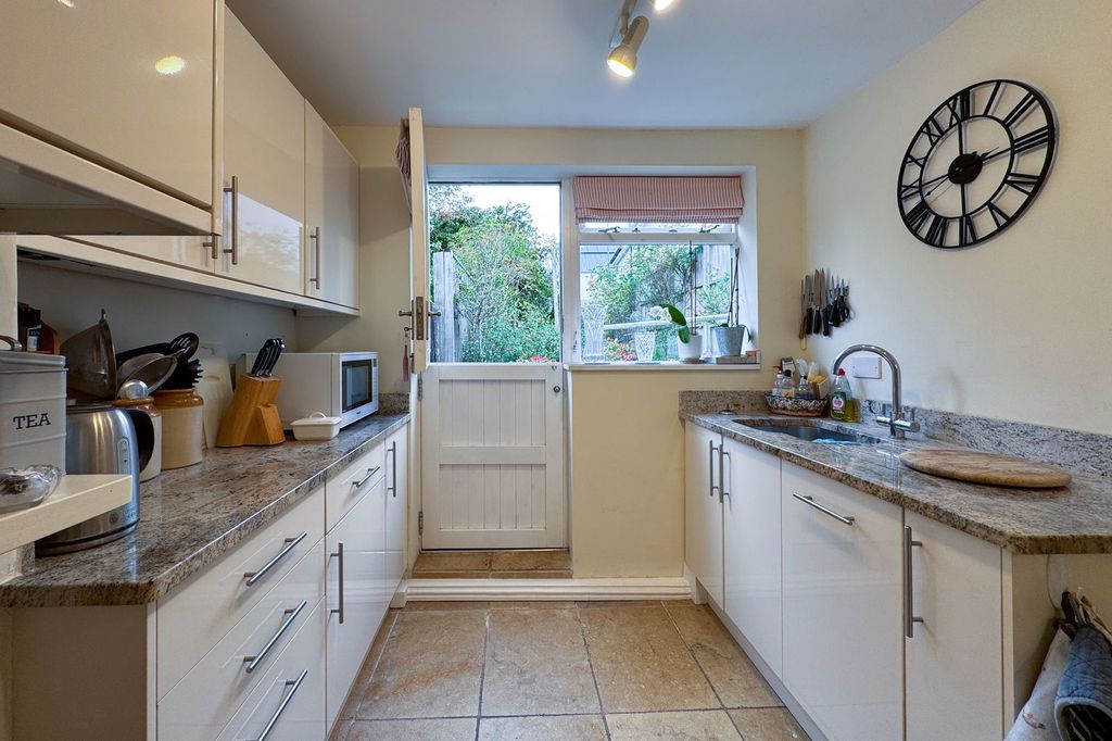 Property photo 2 of 19