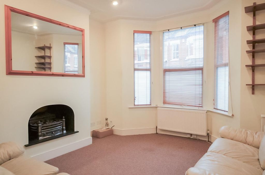 Property photo 2 of 8