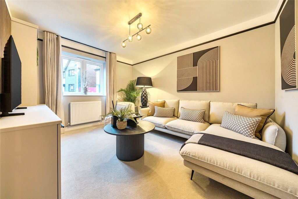 Property photo 3 of 11 Show Home
