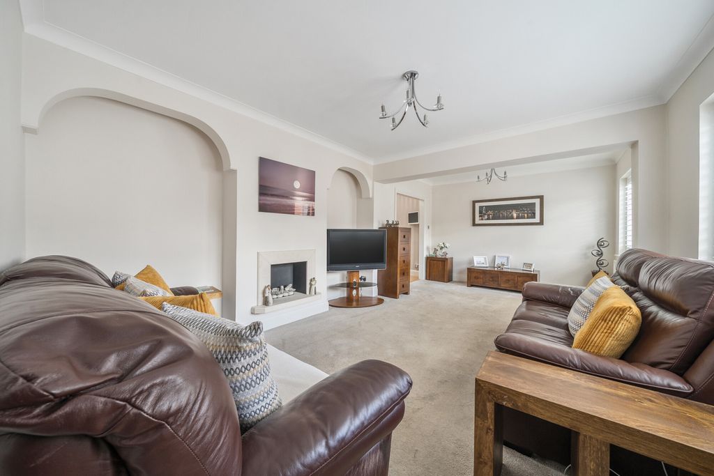 Property photo 2 of 23 1510265-22-6A86Ef...