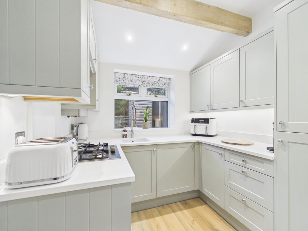 Property photo 3 of 26 Kitchen