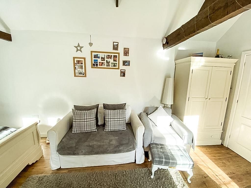 Property photo 3 of 5 Bedroom