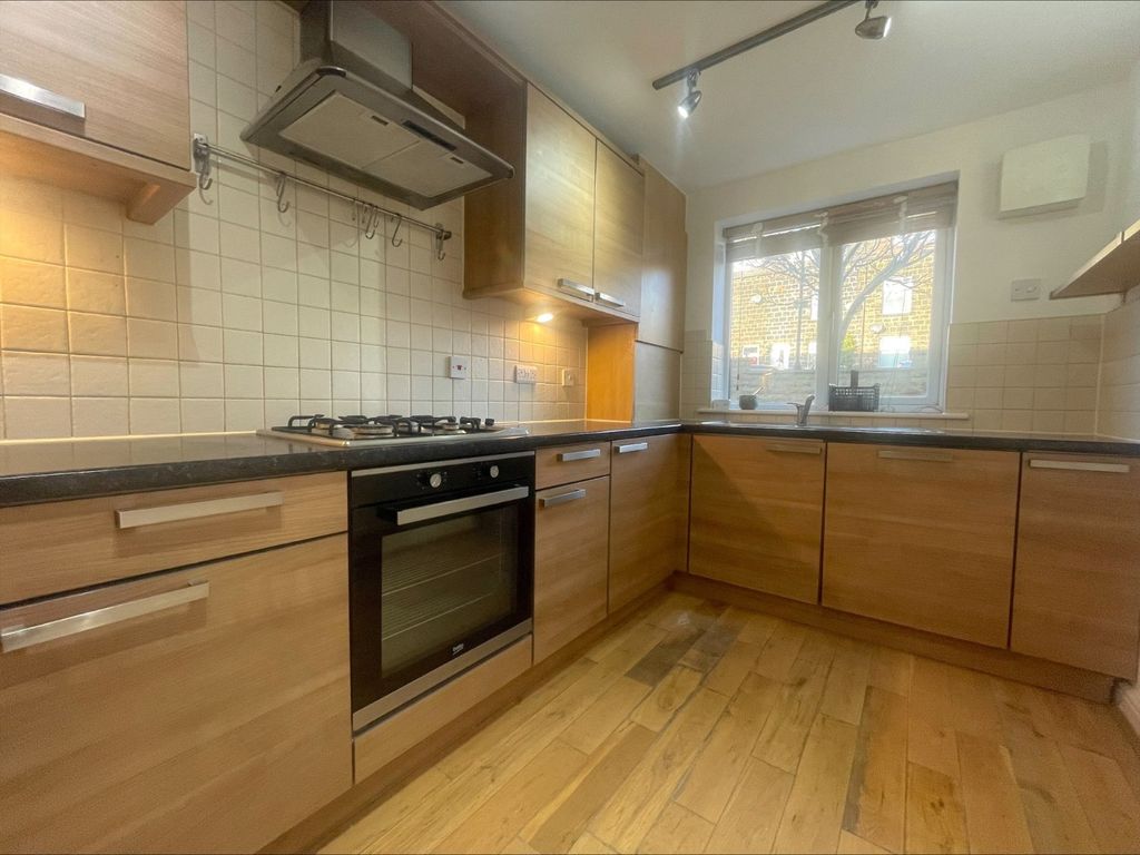 Property photo 3 of 26 Picture No. 15