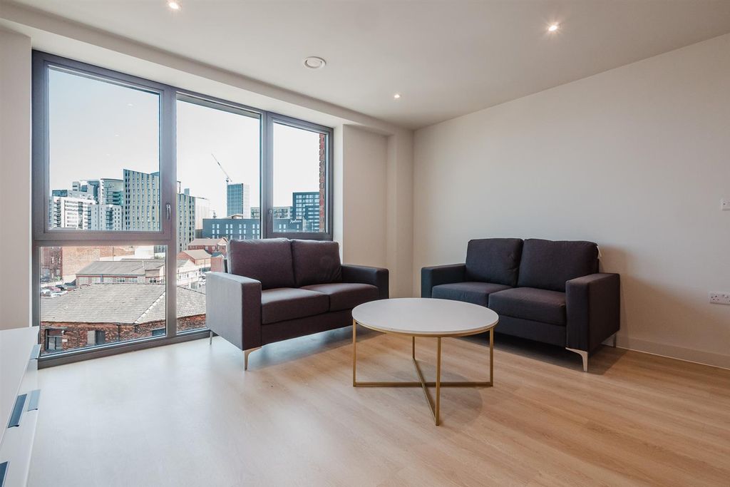 Property photo 3 of 23 P2000254.Jpg