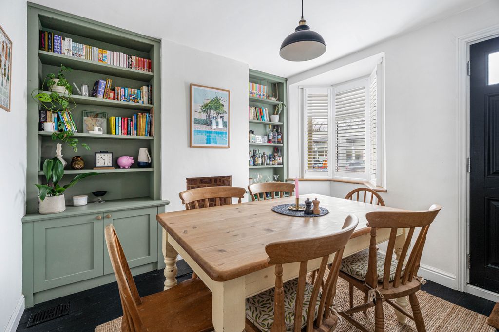 Property photo 3 of 11 Dining Room