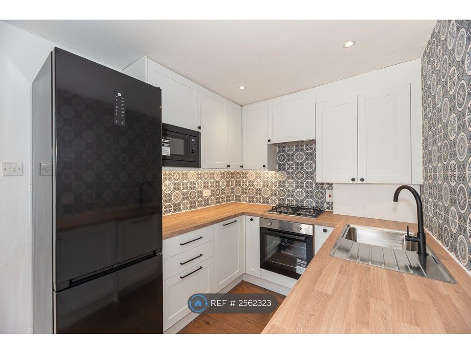 Property photo 2 of 14 Kitchen