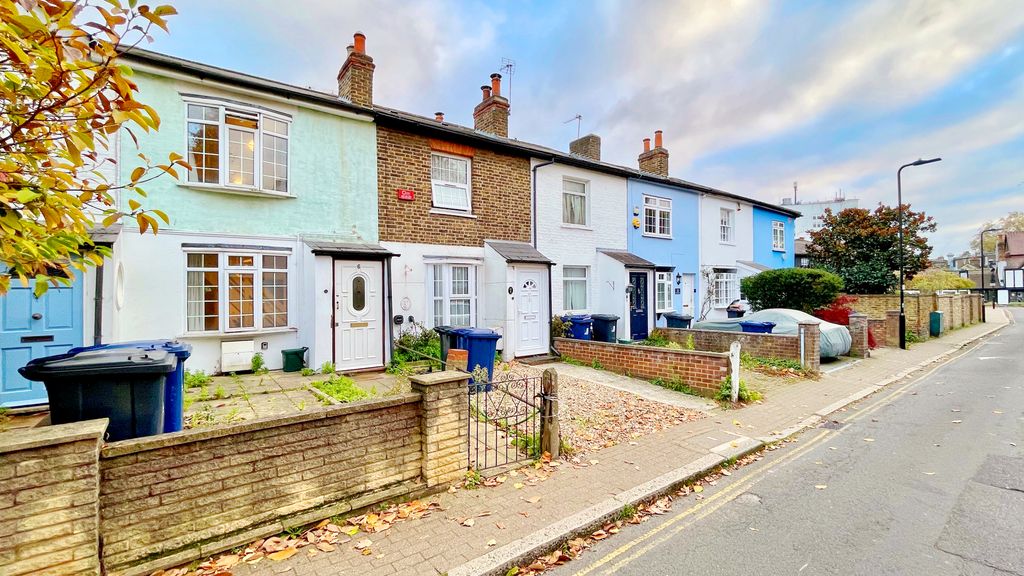 Property photo 2 of 36