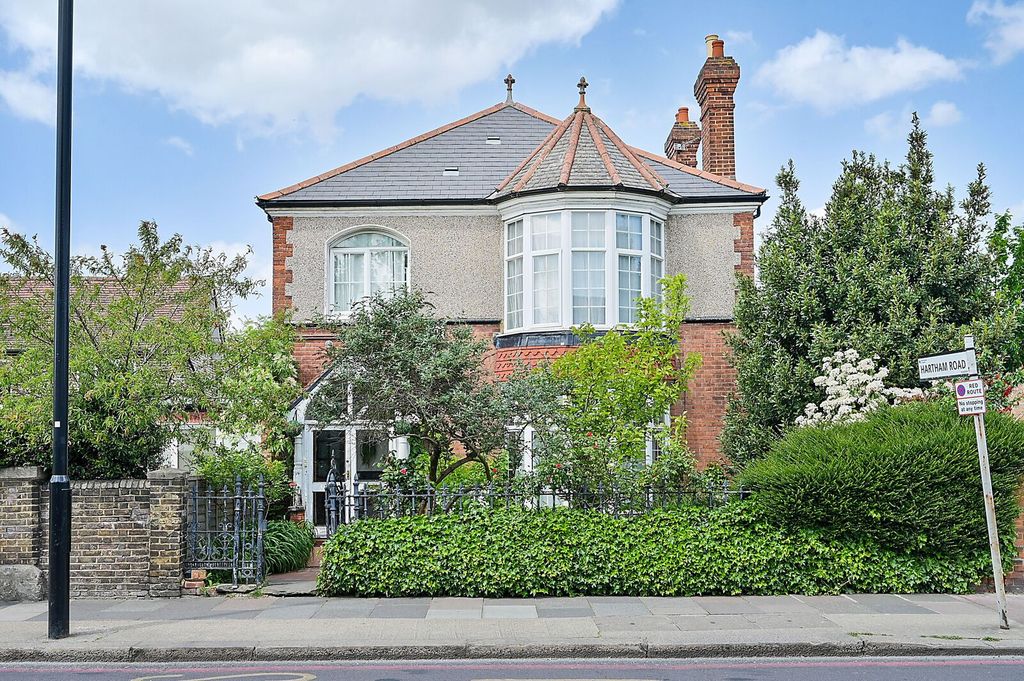 Property photo 1 of 18