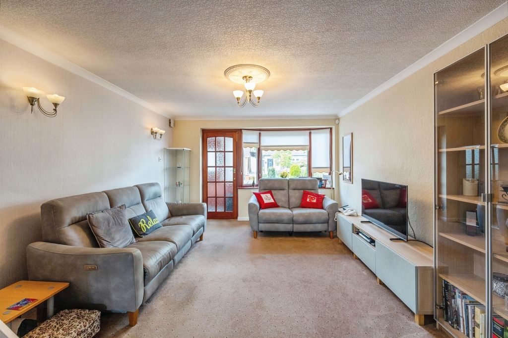 Property photo 3 of 15