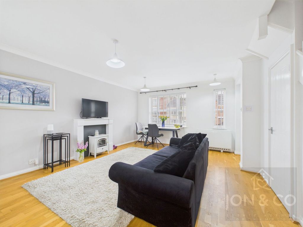 Property photo 3 of 13