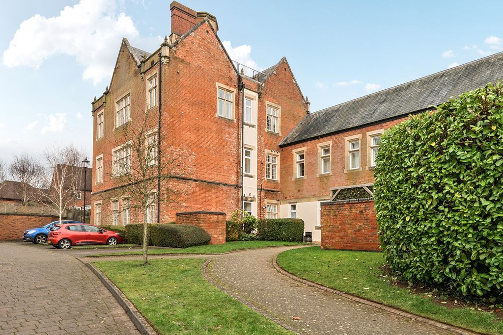 Property photo 3 of 21