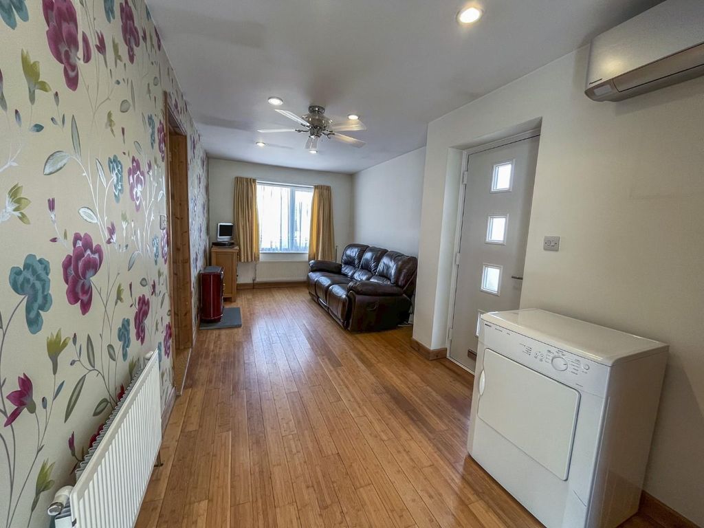 Additional image 5 of 2 bed semi-detached bungalow for saleWillow Close, Brandon IP27