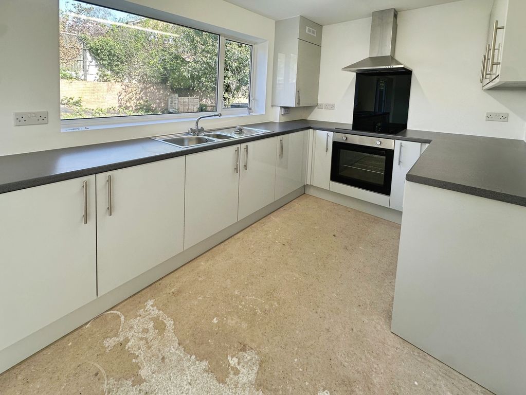 Property photo 2 of 17 Kitchen