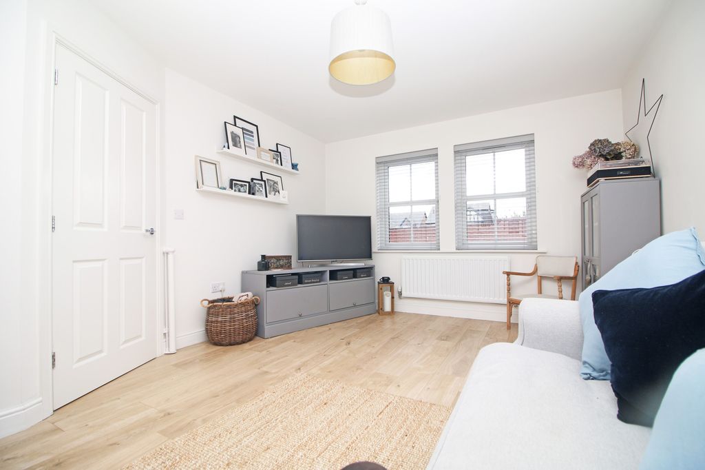 Property photo 2 of 23