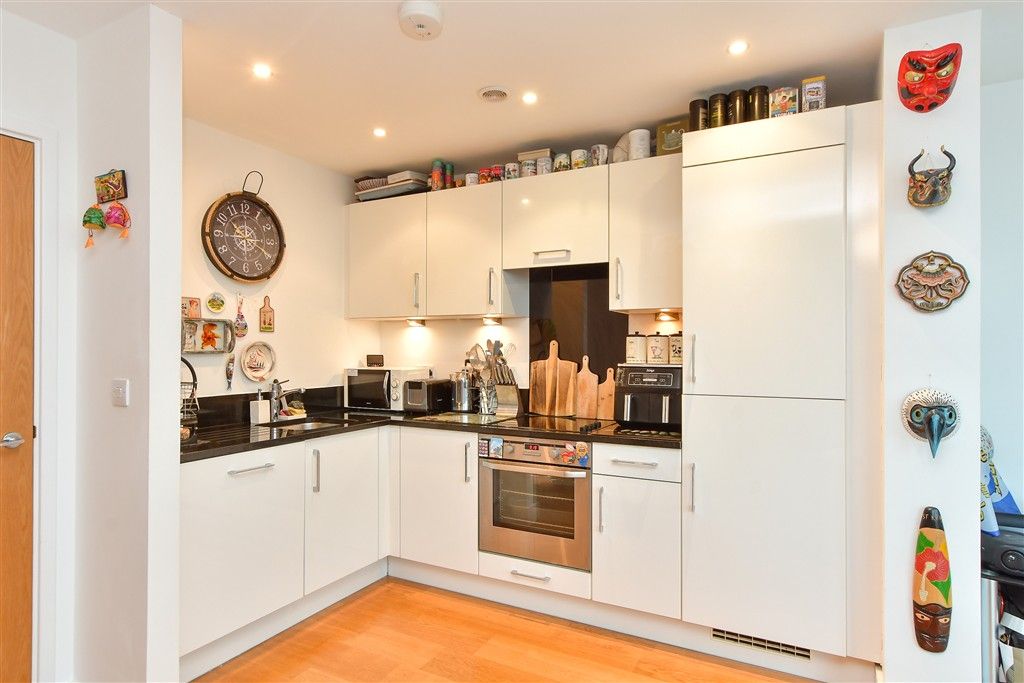 Property photo 1 of 9 Kitchen/ Living Area