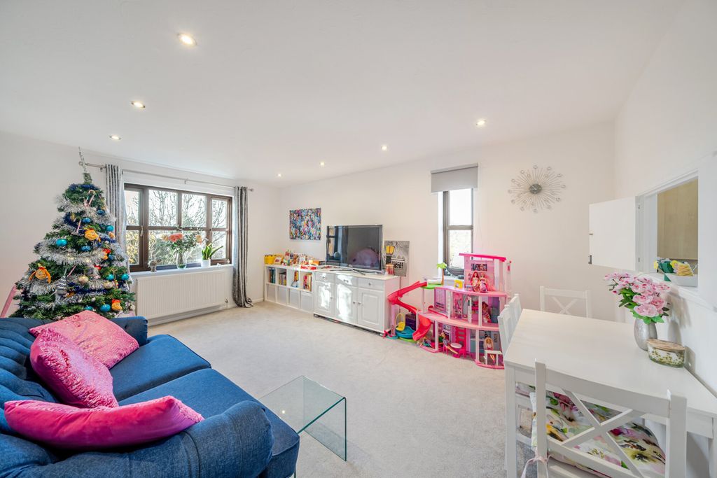 Property photo 2 of 20 1386519-14-69301c...