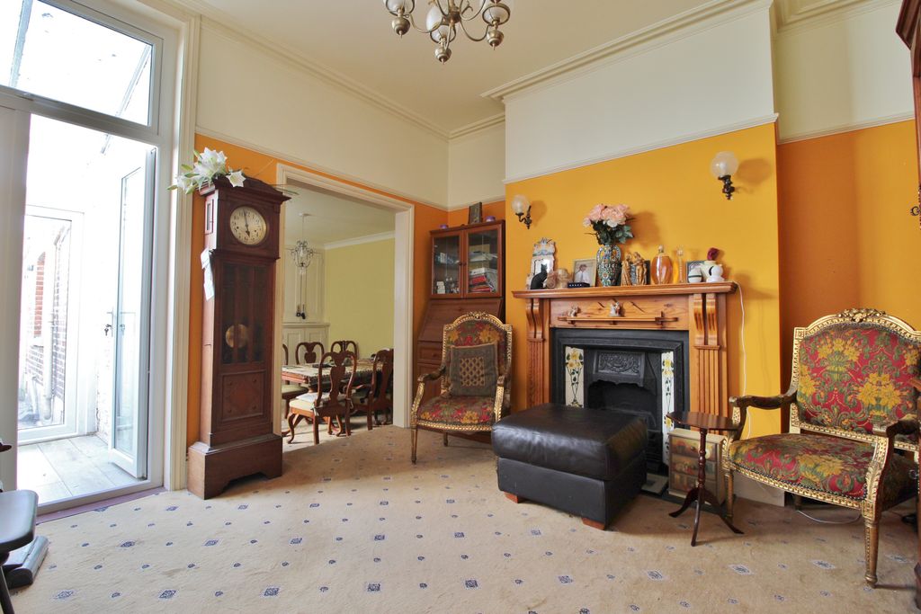 Property photo 3 of 14