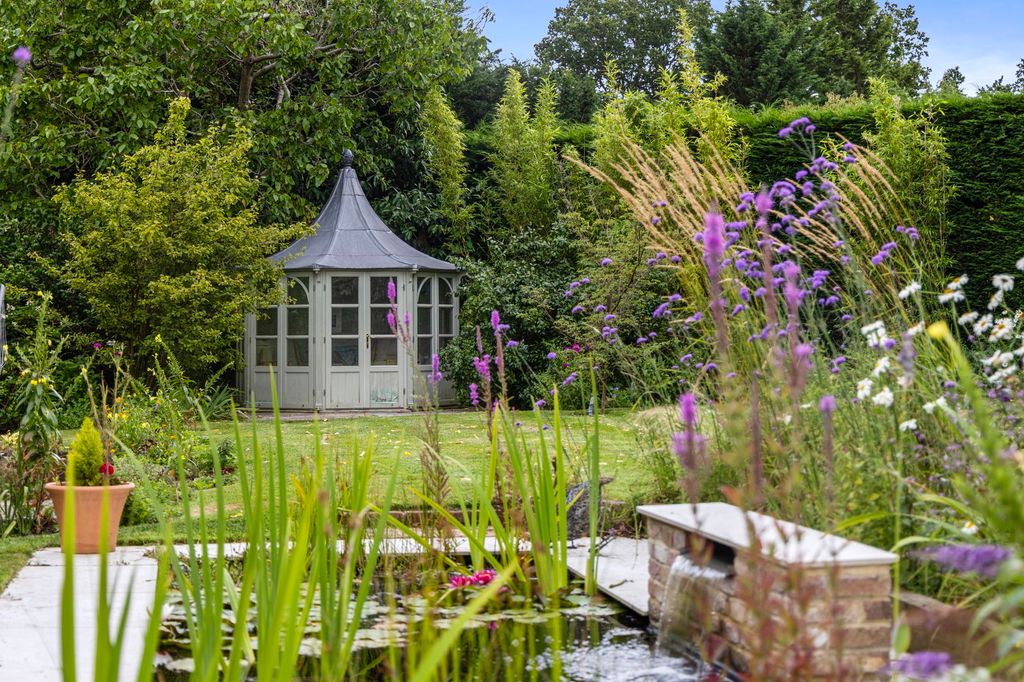 Property photo 3 of 17