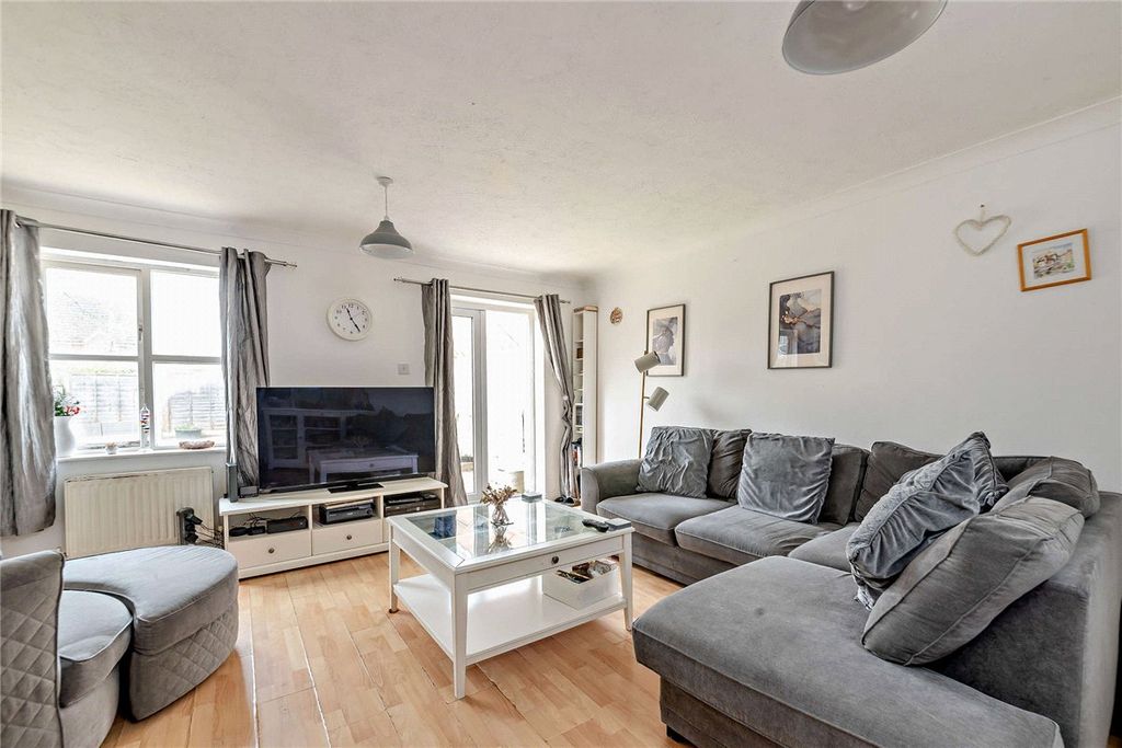 Property photo 2 of 17 Picture No. 11