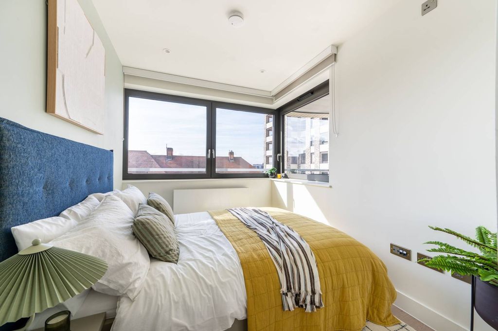 Property photo 3 of 24