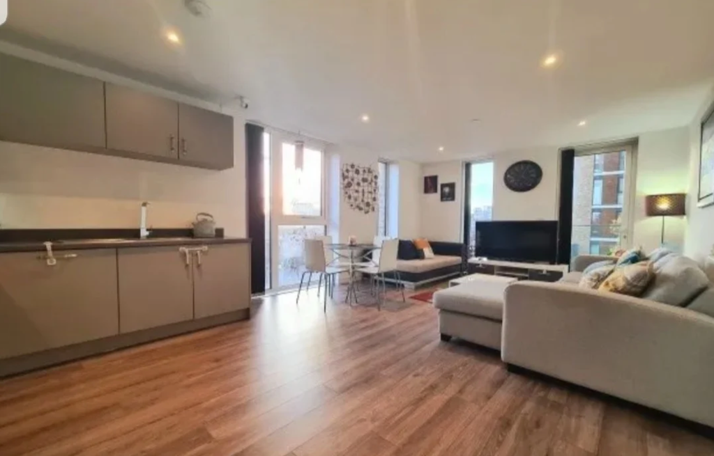 Property photo 2 of 8